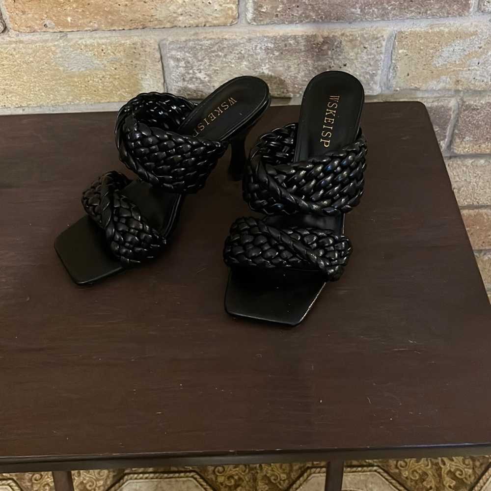Black heeled open back/toe mules size 6